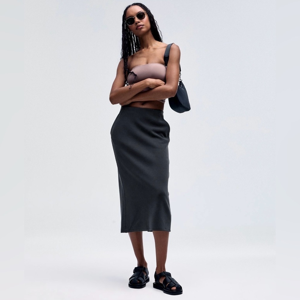 NWT Lululemon Softstreme High Rise Midi Skirt Black Size 0 Work Business Casual
